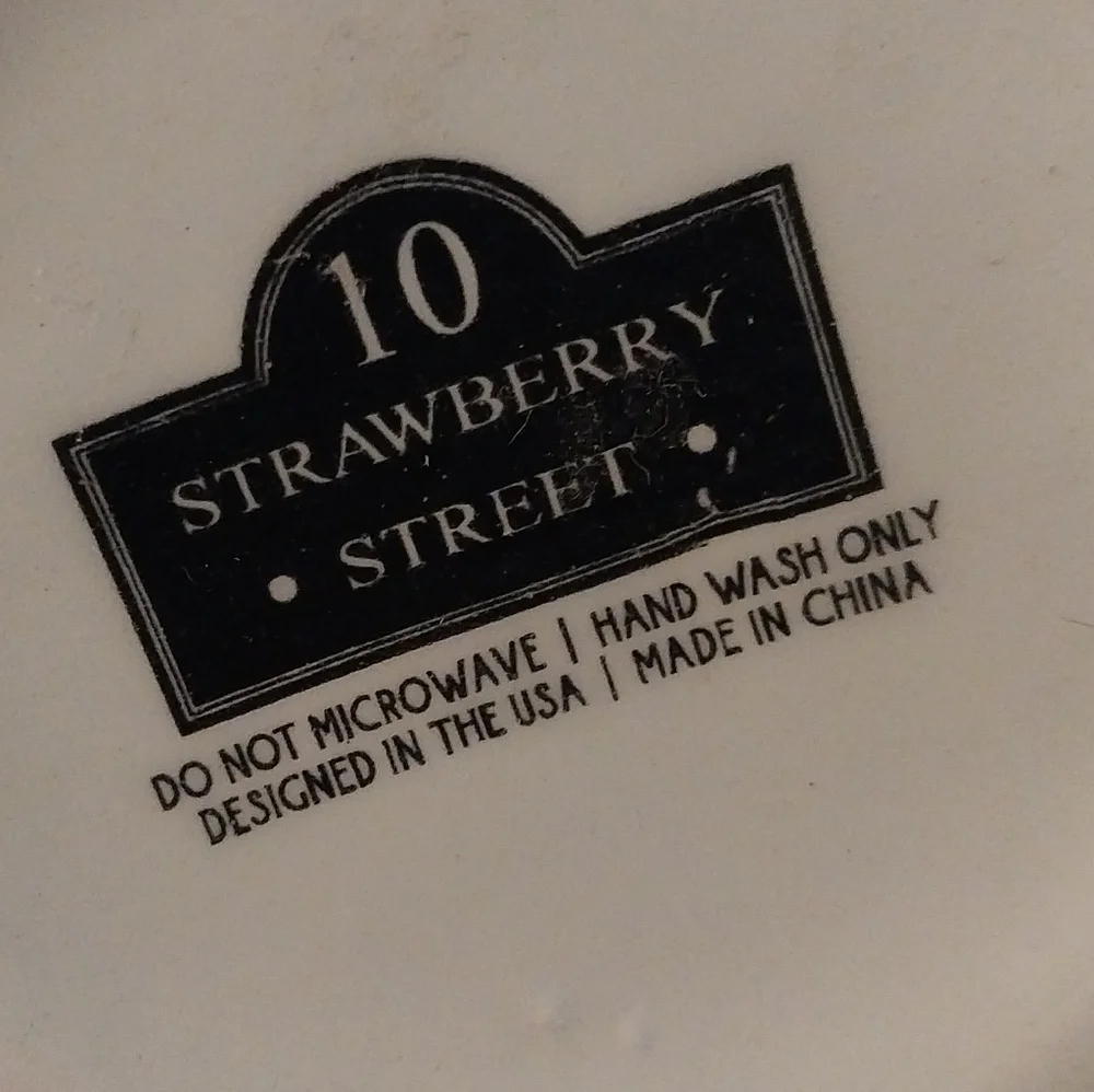 10 Strawberry Street Ceramic Daisy Rabbit Stackable Measuring Cups - Picture 8 of 14
